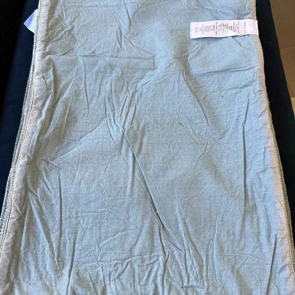 8 west elm 100% cotton blue placemats